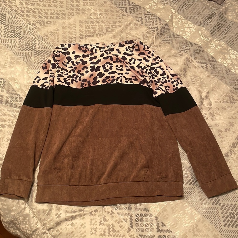 Hardly worn sweatshirt